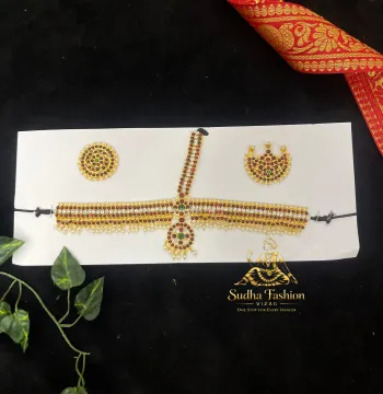 Red & White Headset – Kuchipudi & Bharatanatyam Dance Headset | Gold Finish