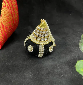 Full White – Andal Kondai Hair Bun Ornament | Kuchipudi & Bharatanatyam | Gold Finish with Kundan Stones